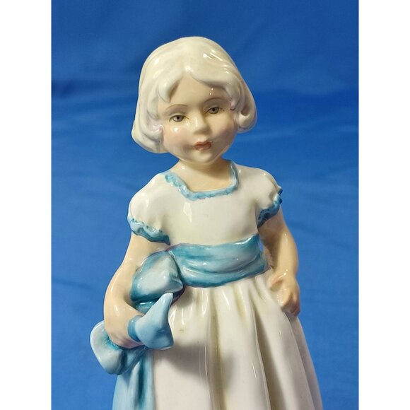 Royal Worcester 1949 Bone China Figurine Monday Child Fair Of Face #3257 England - Picture 5 of 16